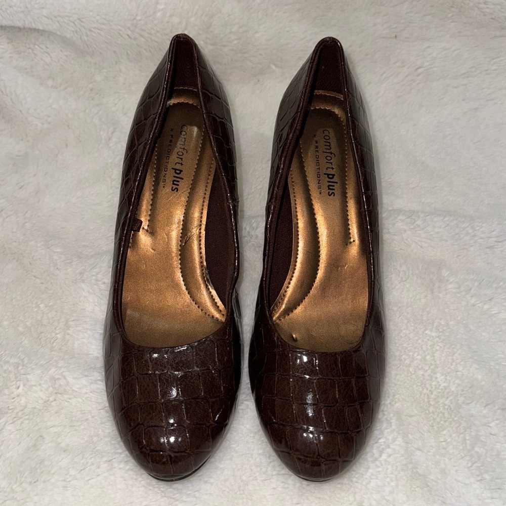 Comfort Plus Chic Crocodile Pattern Brown Heels - image 4